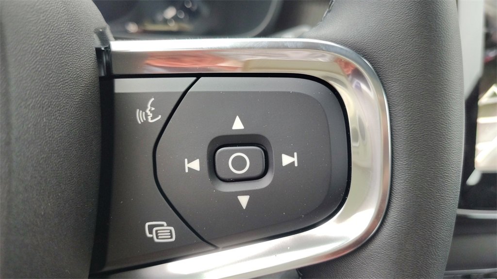 New 2026 Volvo XC40 B5 Plus w/ Protection Package Premier image 15