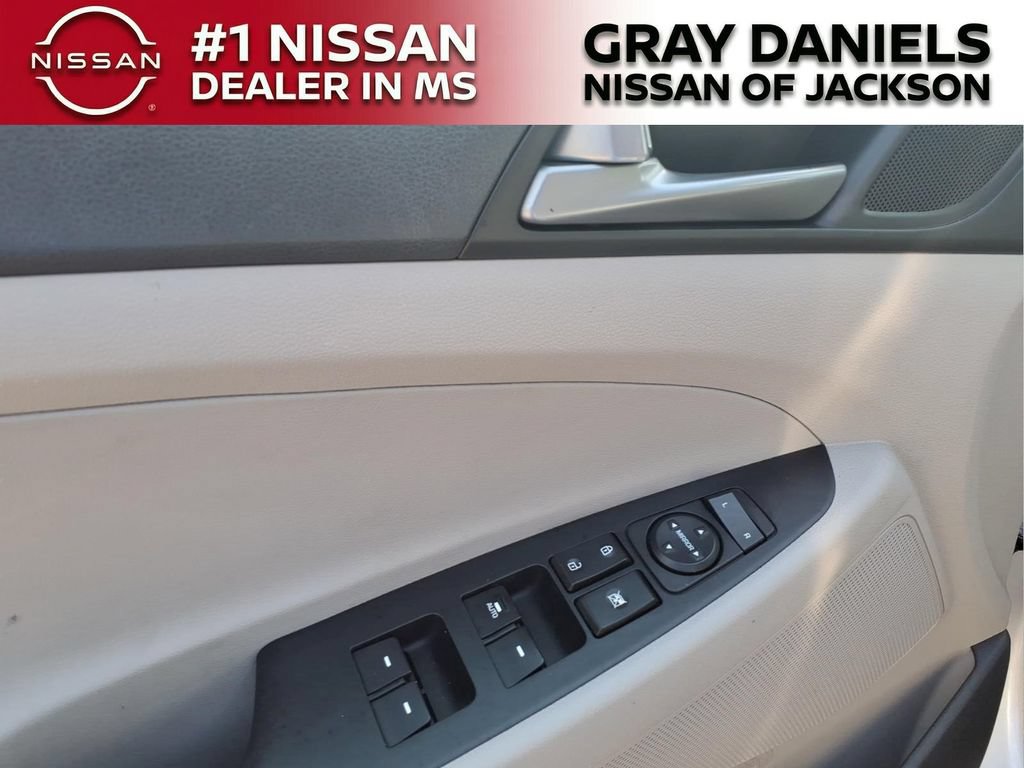Used 2017 Hyundai Tucson Sport FWD image 12
