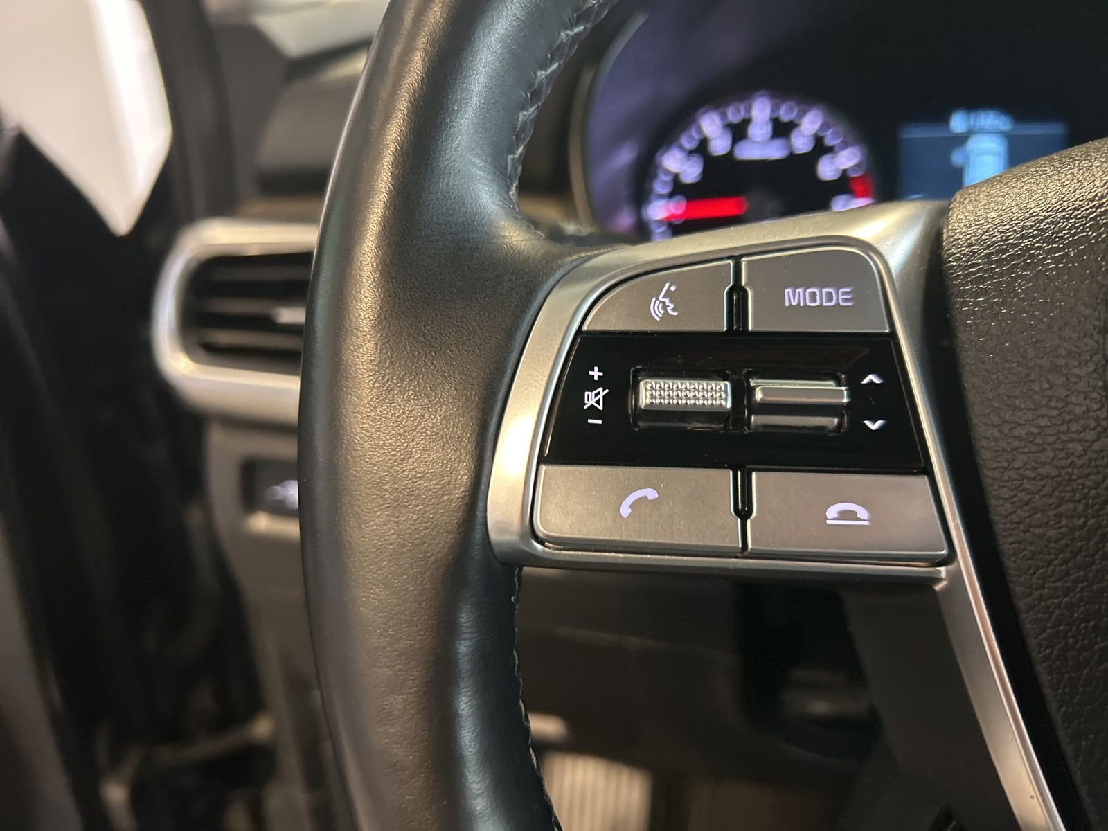 Used 2022 Kia Telluride EX image 24