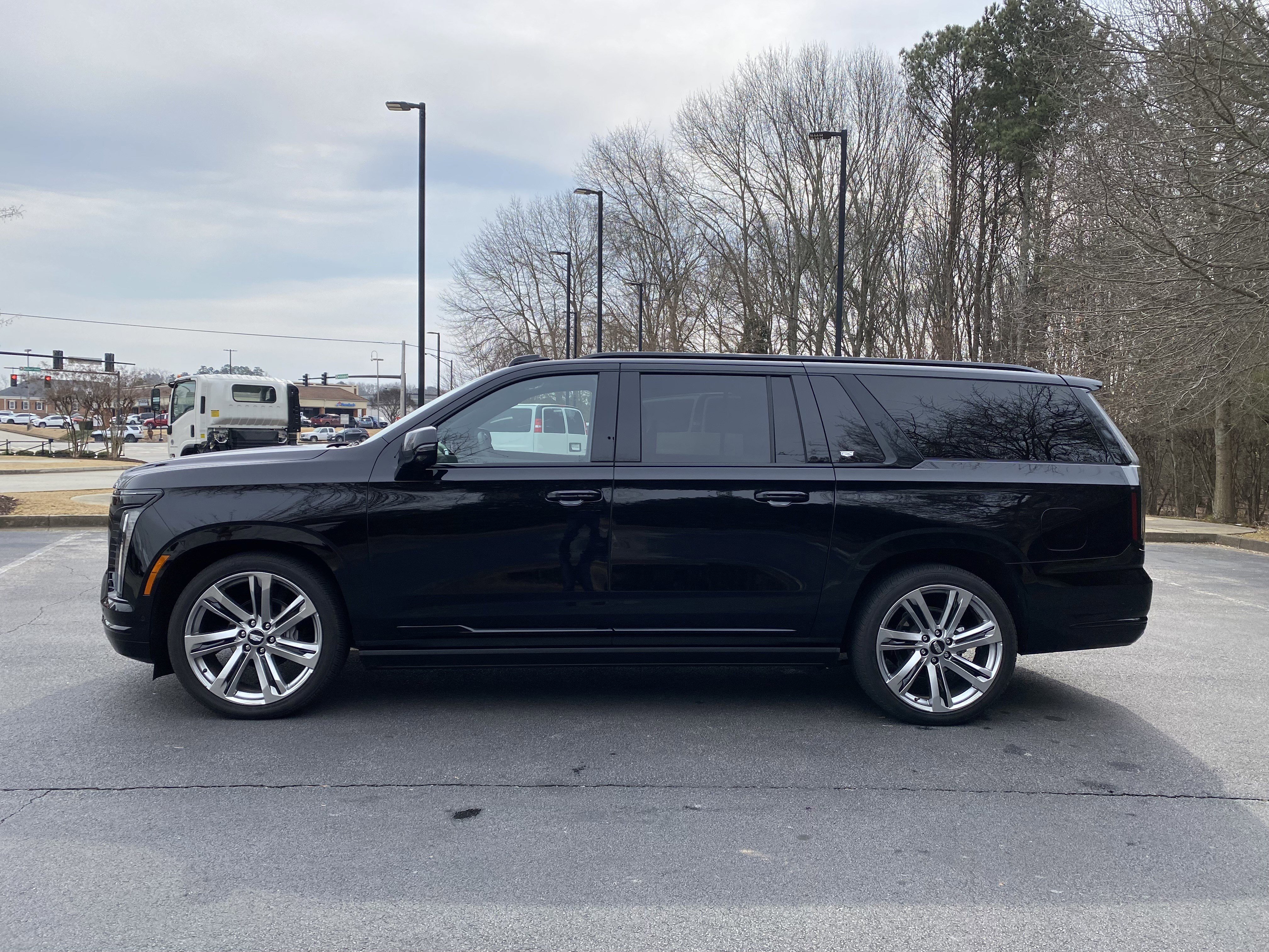 Used 2026 Cadillac Escalade ESV Sport w/ Touring Package image 6