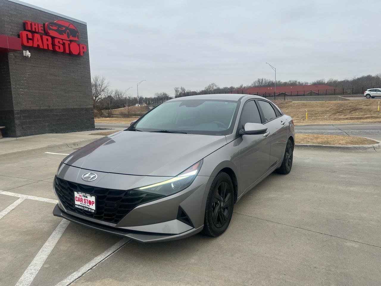 Used 2021 Hyundai Elantra SEL image 2