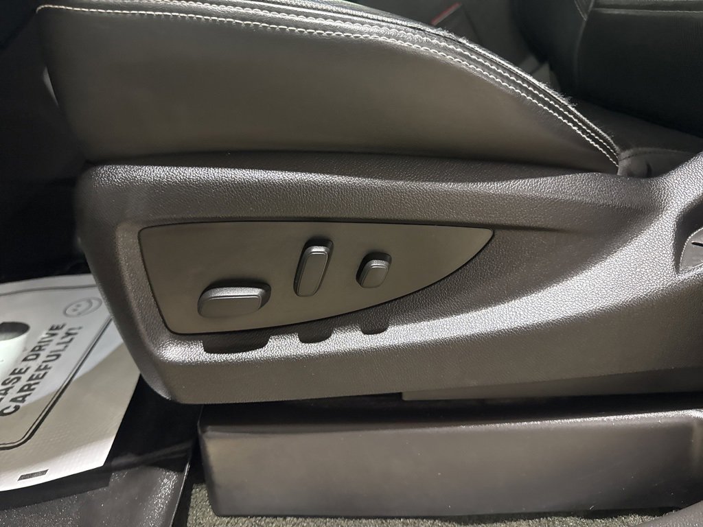 Used 2017 GMC Sierra 1500 Denali w/ Denali Ultimate Package image 11