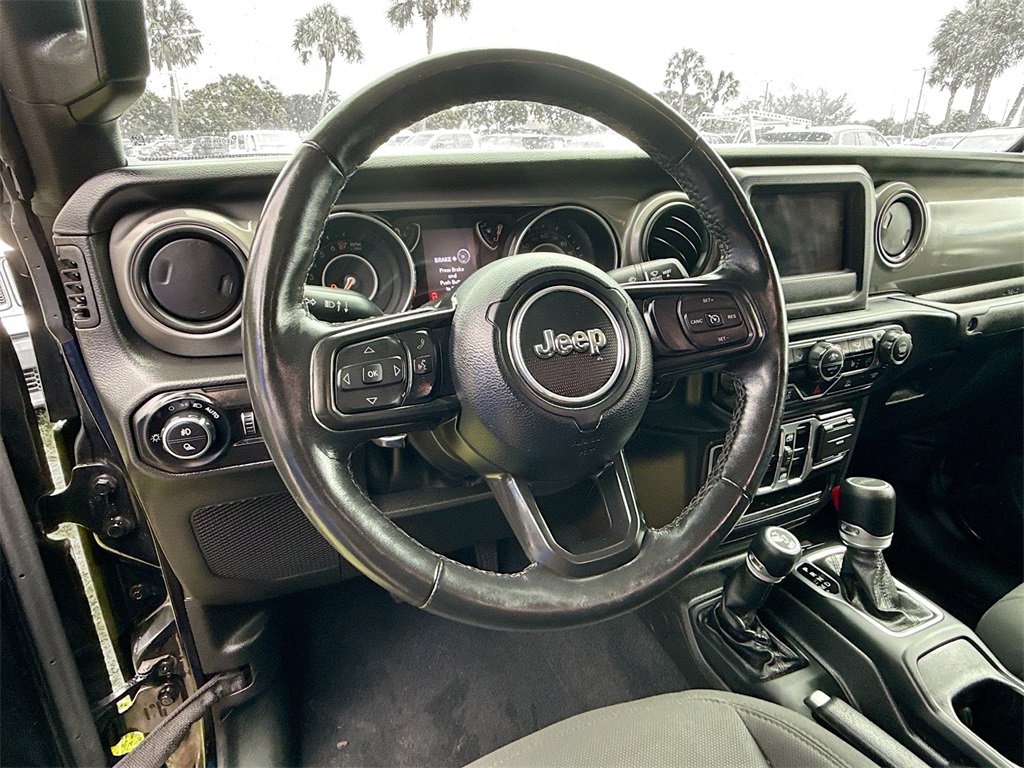 Used 2022 Jeep Gladiator Willys image 12