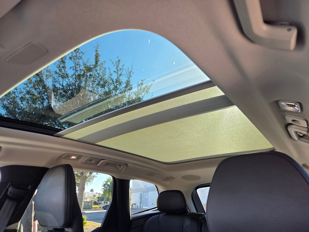 Used 2022 Volvo XC60 T8 Inscription Expression w/ Advanced Package image 34