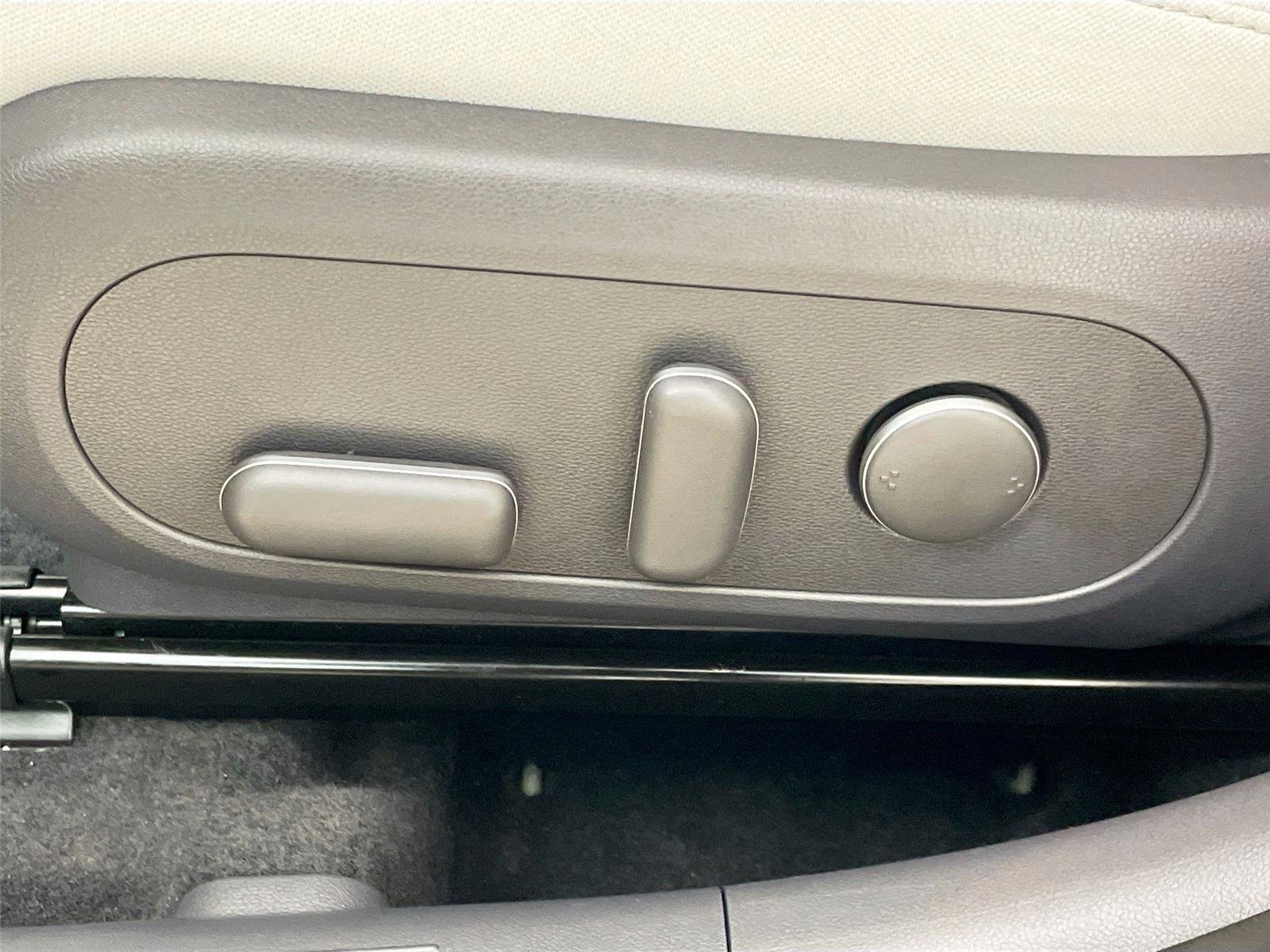 Used 2025 Hyundai Kona SEL AWD/4WD image 20