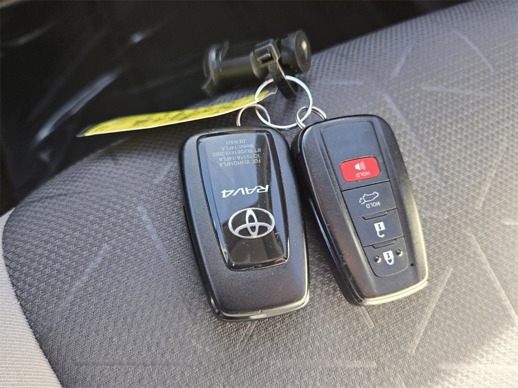 Used 2024 Toyota RAV4 XLE image 20