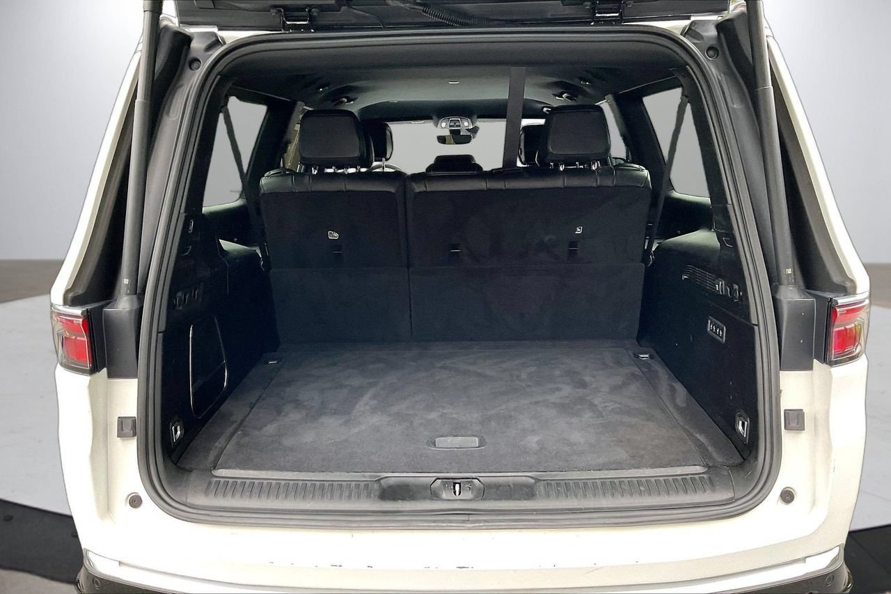 Certified 2024 Jeep Wagoneer L Series II w/ Flexible Seating Group AWD/4WD image 27