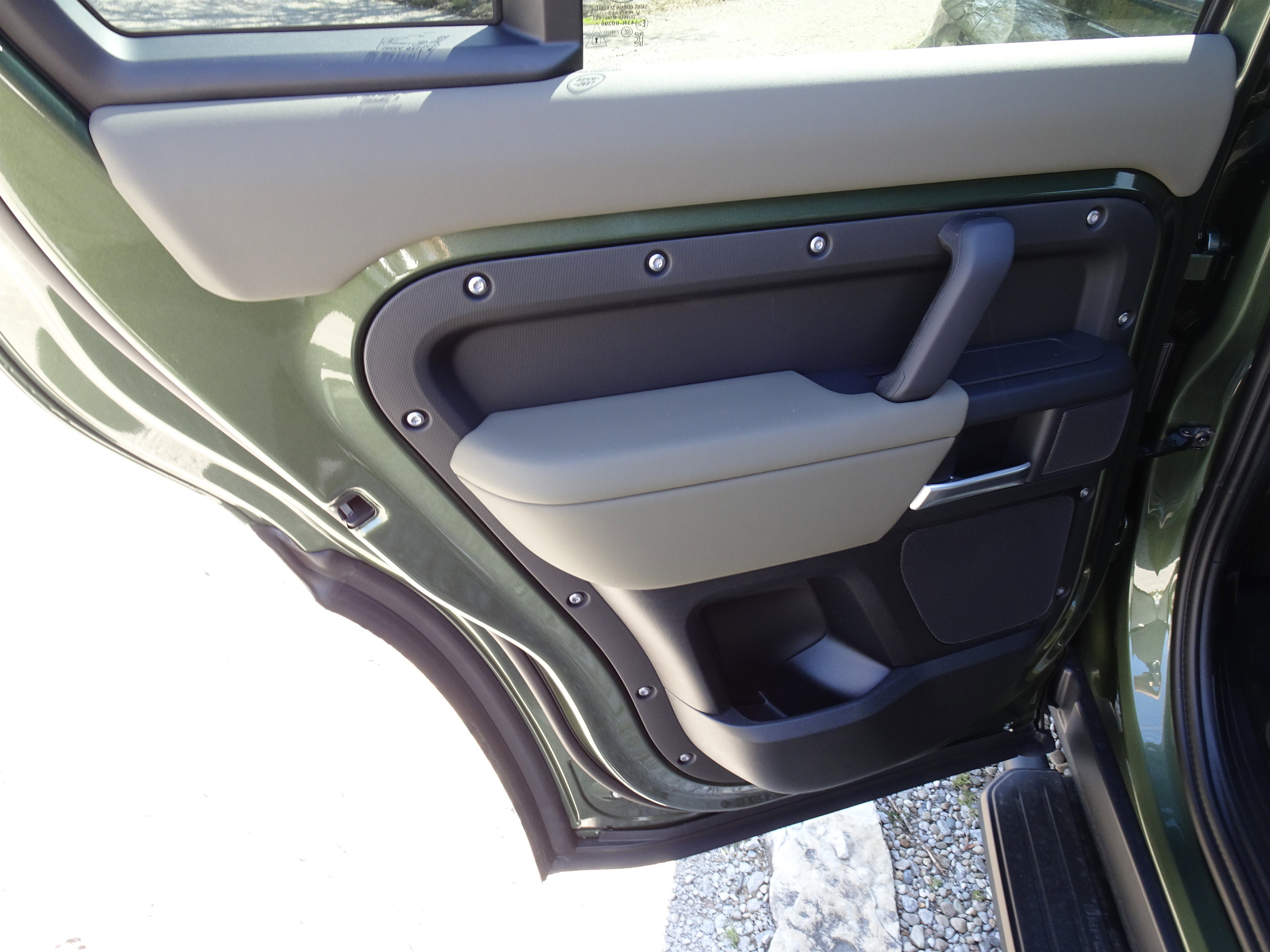 New 2026 Land Rover Defender 110 X-Dynamic SE AWD/4WD image 22