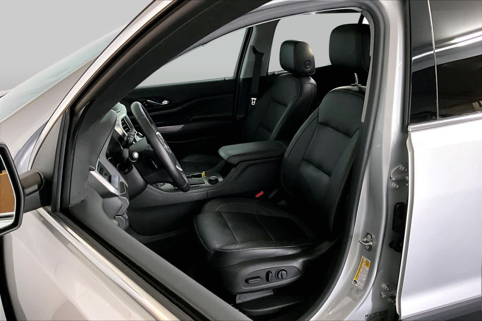 Used 2017 GMC Acadia SLT AWD/4WD image 9