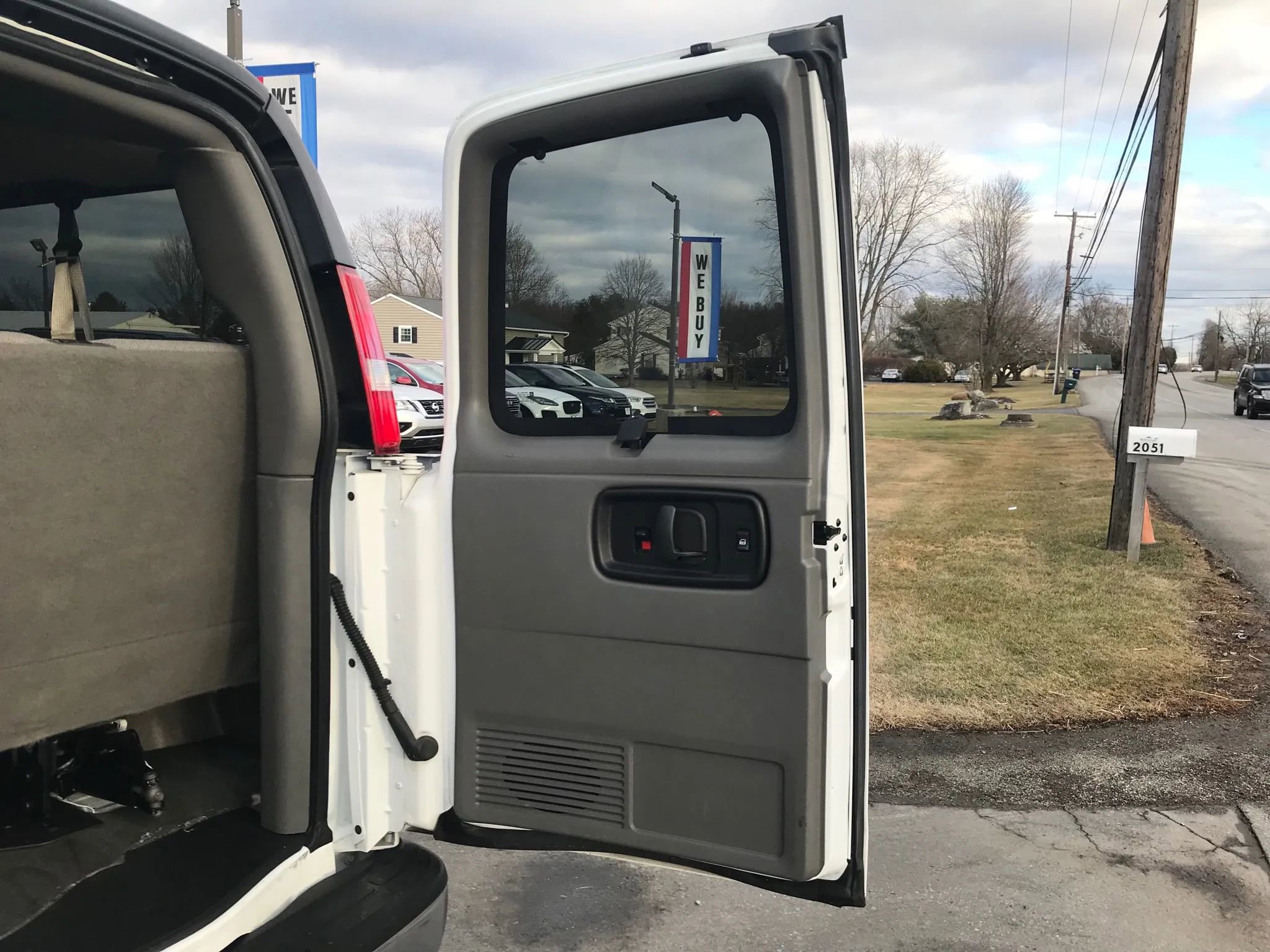 Used 2016 Chevrolet Express 3500 LT w/ LT Preferred Equipment Group image 30