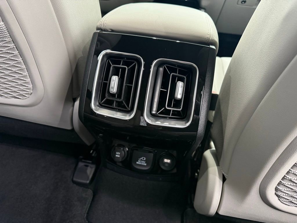 Used 2024 Kia Sorento SX Prestige image 13