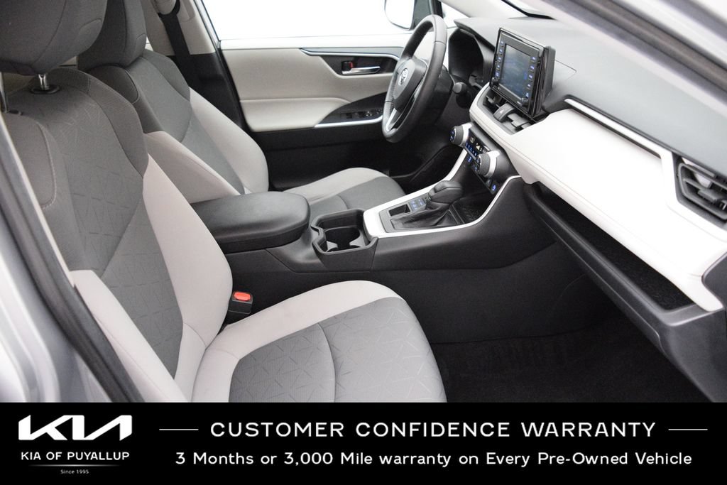 Used 2021 Toyota RAV4 XLE w/ XLE Grade Weather Package AWD/4WD image 16