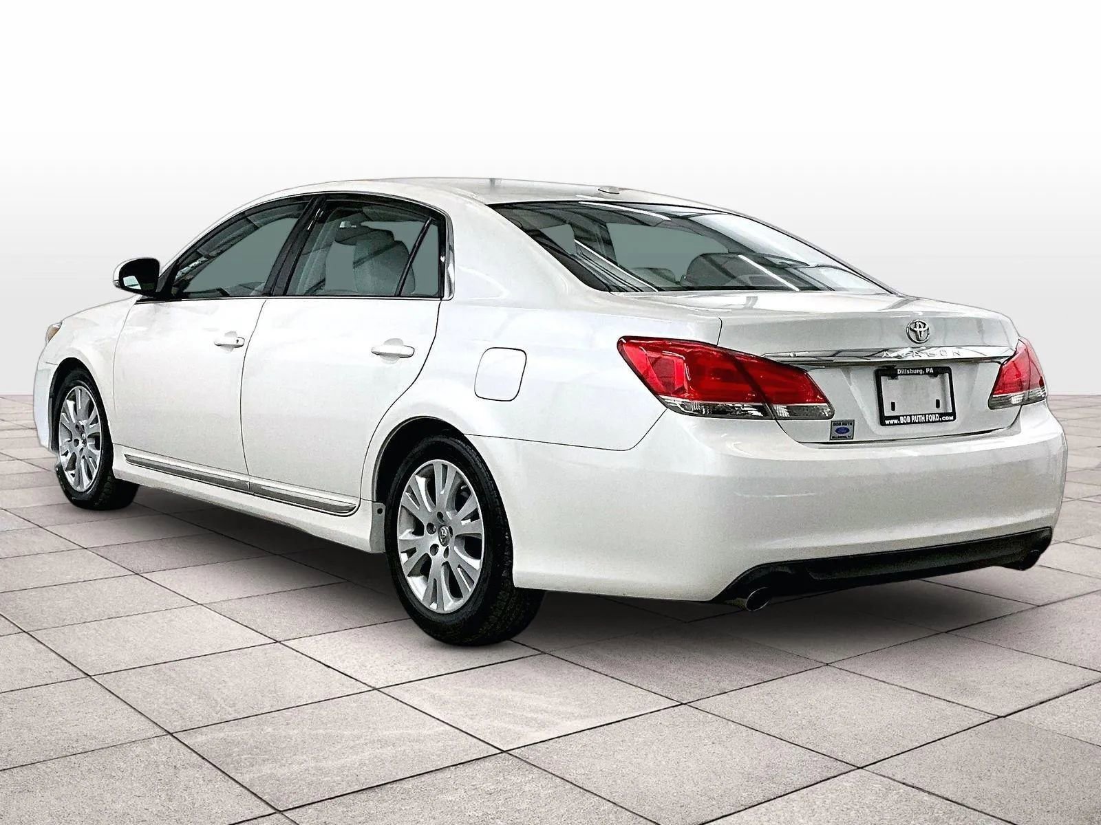 Used 2012 Toyota Avalon FWD image 11