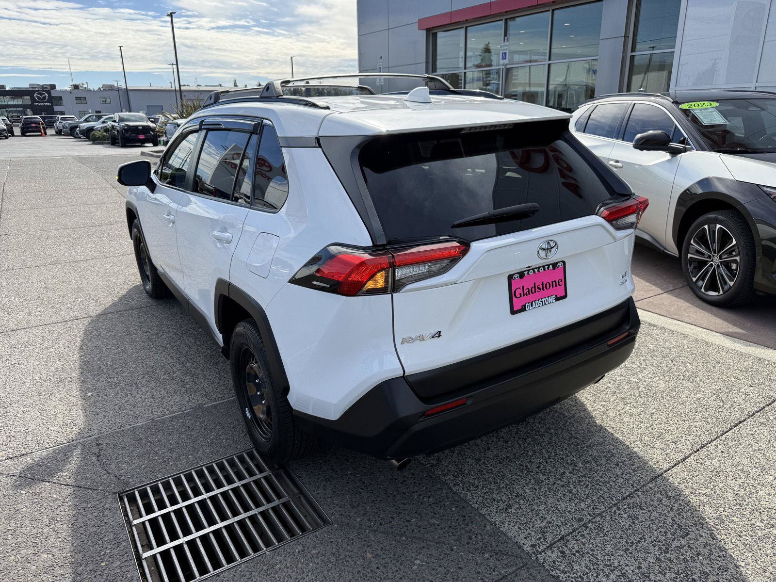 Used 2020 Toyota RAV4 LE w/ All Weather Liner Package AWD/4WD image 4
