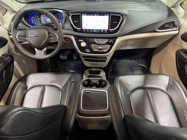 Used 2024 Chrysler Pacifica Limited FWD image 12