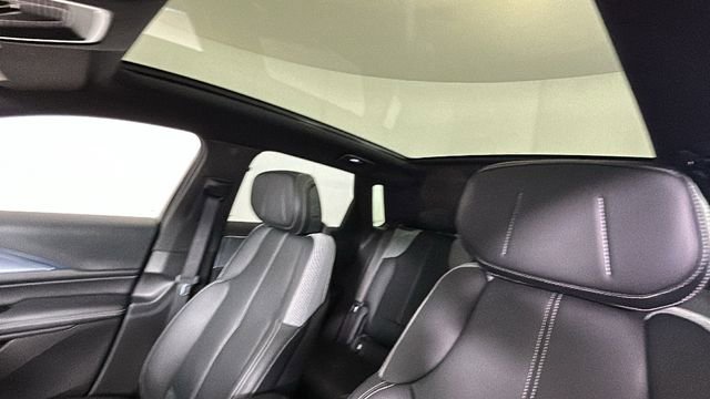 Used 2024 Cadillac Lyriq Tech RWD image 13