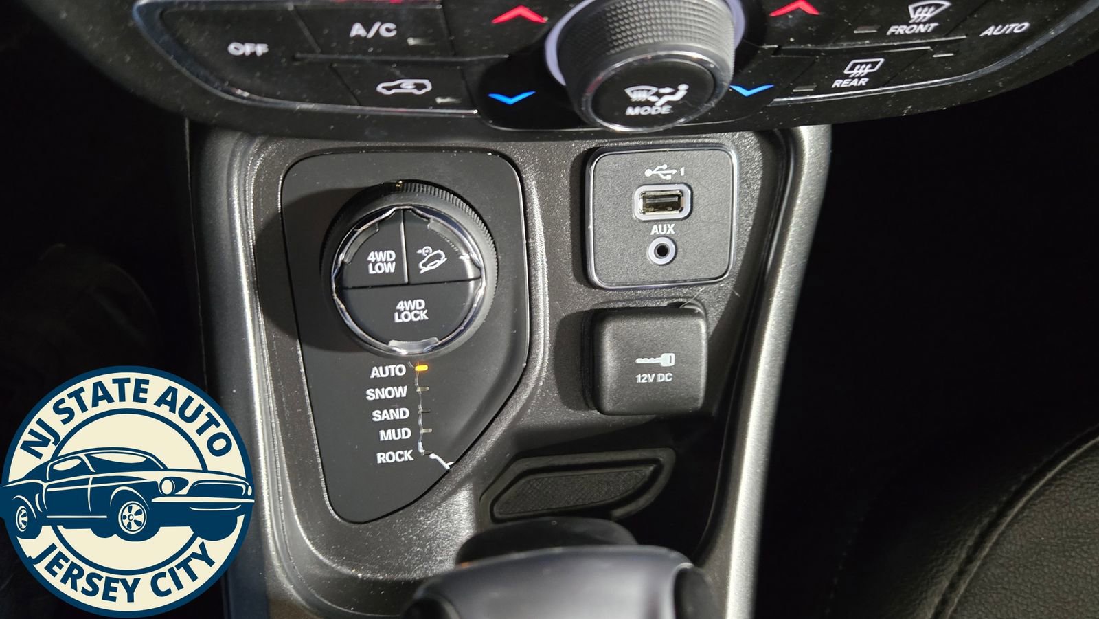 Used 2020 Jeep Compass Trailhawk AWD/4WD image 15