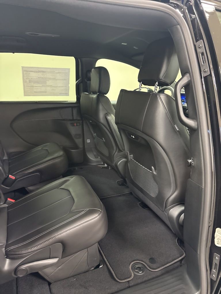 New 2026 Chrysler Pacifica Select w/ S Appearance Package image 34