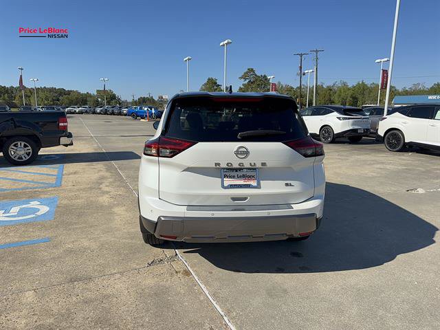 Certified 2024 Nissan Rogue SL FWD image 8