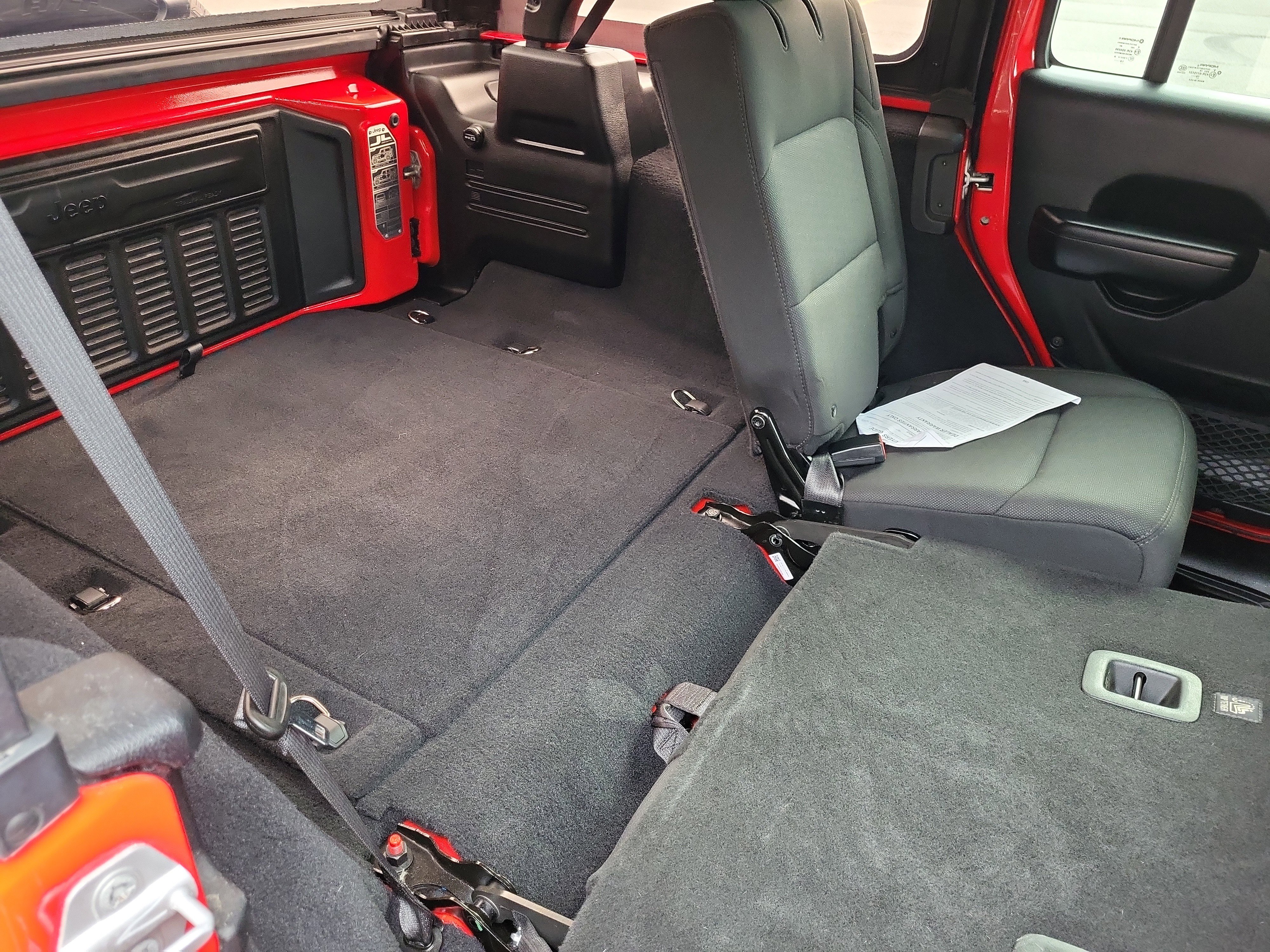 Used 2018 Jeep Wrangler Unlimited Sport image 17