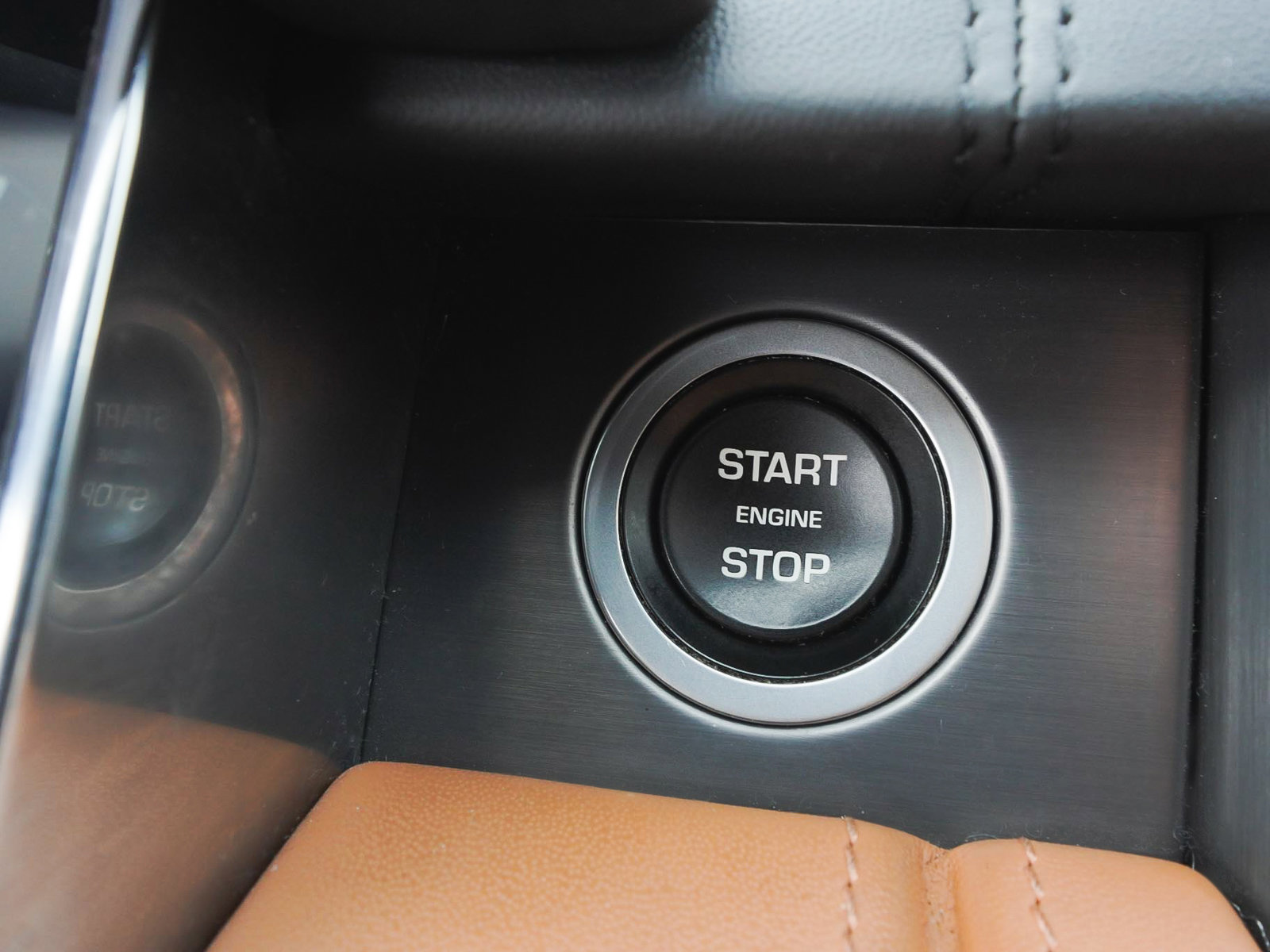 Used 2021 Land Rover Range Rover Autobiography Fifty Edition image 32