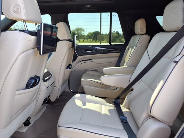 Used 2021 Cadillac Escalade Premium Luxury w/ LPO, Illumination Package AWD/4WD image 28