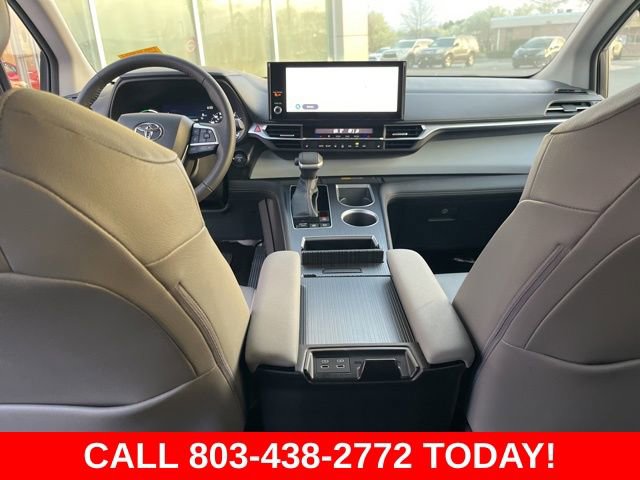 Used 2025 Toyota Sienna XLE image 16