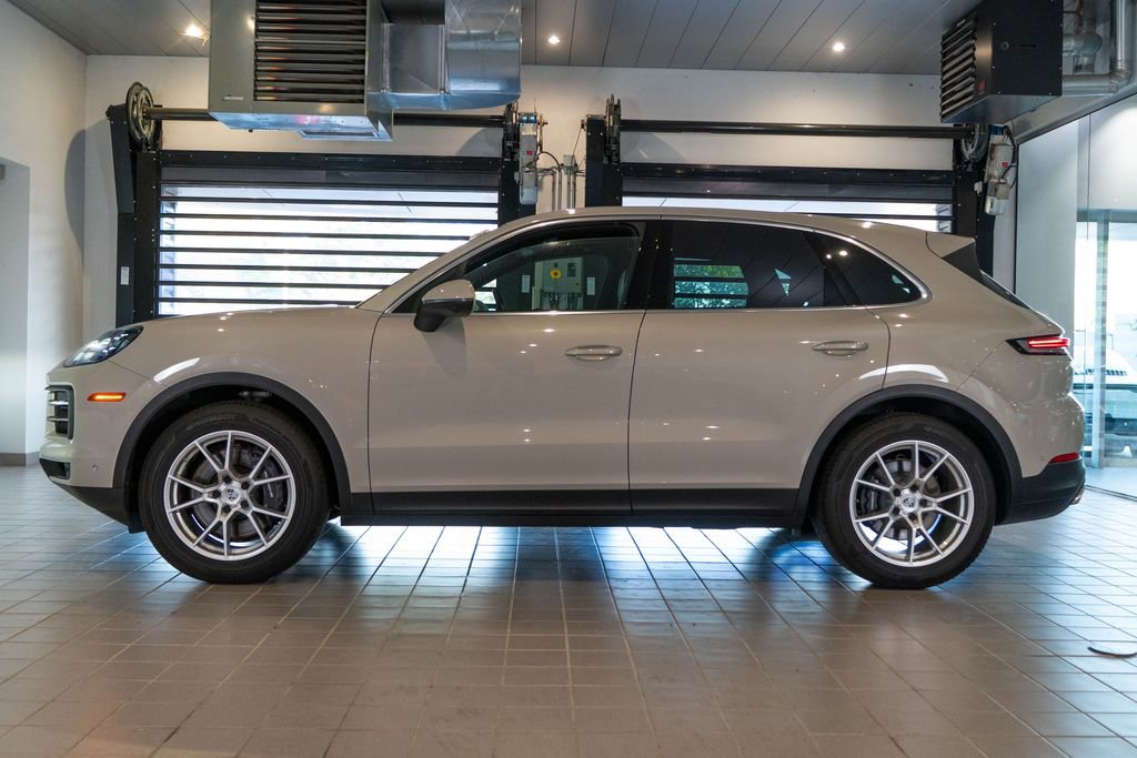 Certified 2026 Porsche Cayenne AWD/4WD image 2