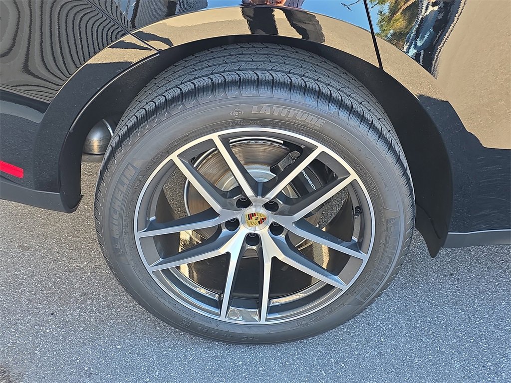 New 2026 Porsche Macan image 14