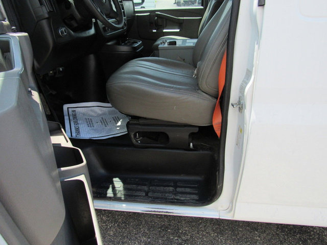 Used 2018 Chevrolet Express 2500 w/ Driver Convenience Package RWD image 26