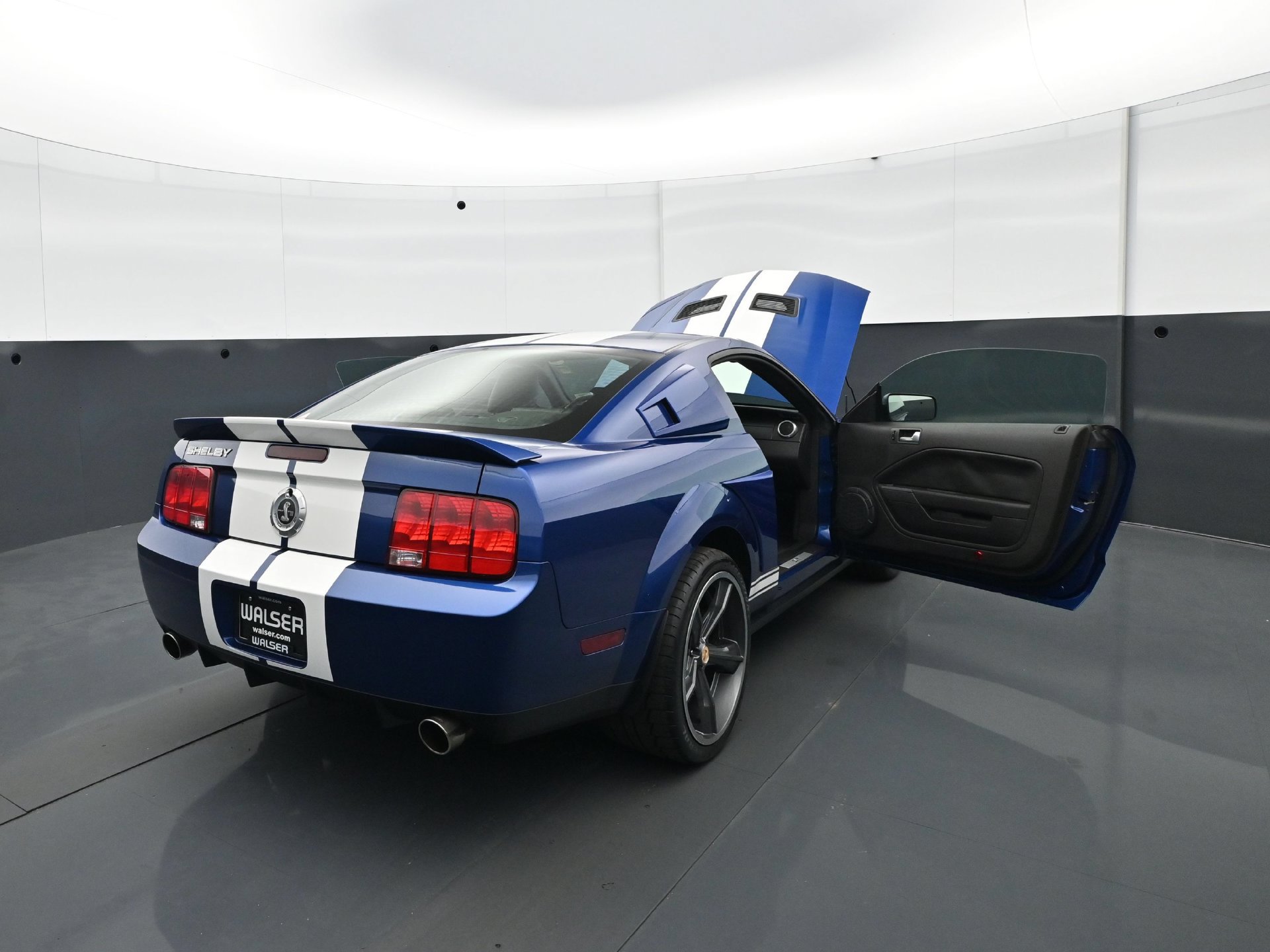 Used 2007 Ford Mustang Shelby GT500 RWD image 32