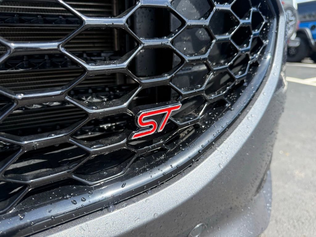 Used 2022 Ford Edge ST w/ Equipment Group 401A image 9