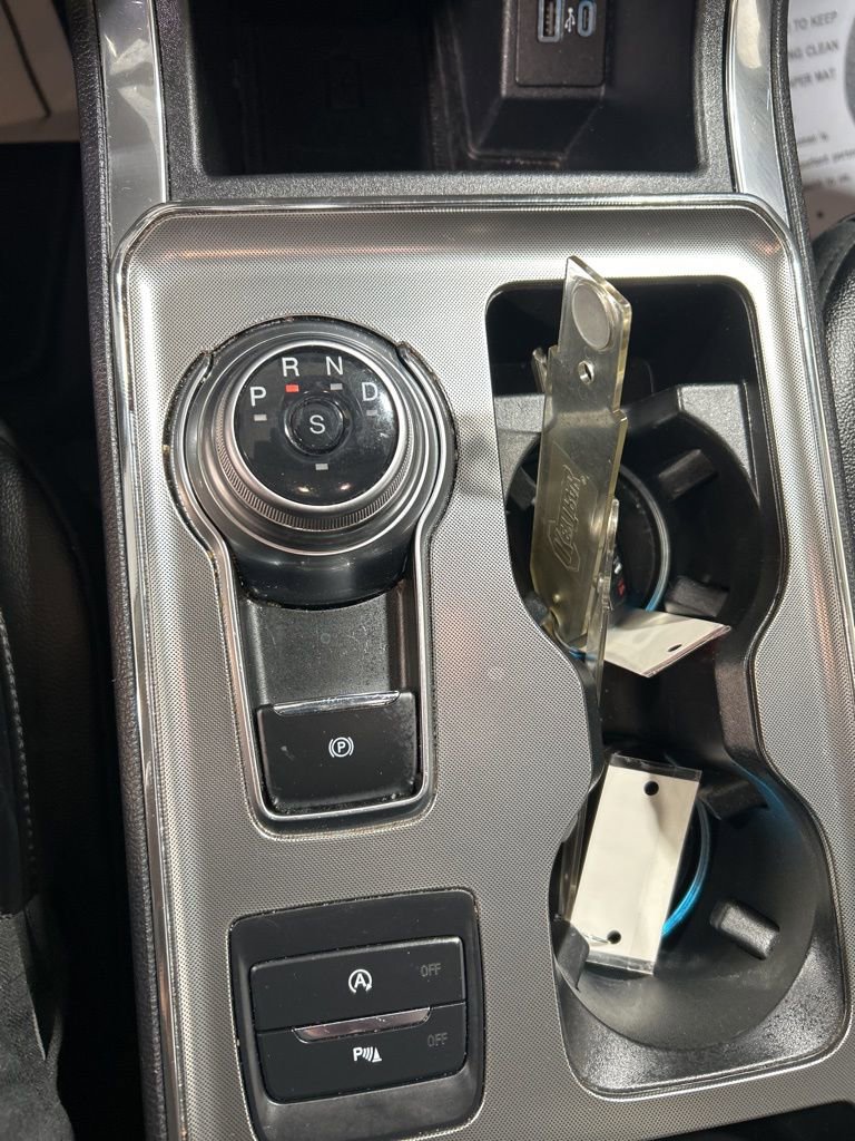 Used 2024 Ford Edge Titanium image 28