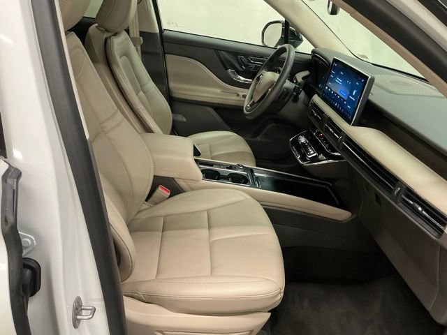 Used 2023 Lincoln Corsair Reserve image 17