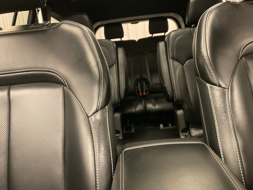 Used 2024 Jeep Grand Cherokee L Limited w/ Luxury Tech Group II image 23