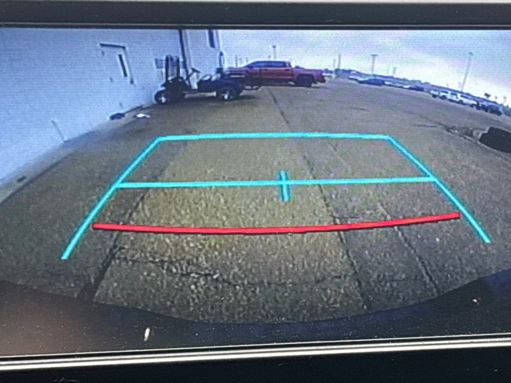 Used 2017 Toyota Tacoma SR image 10