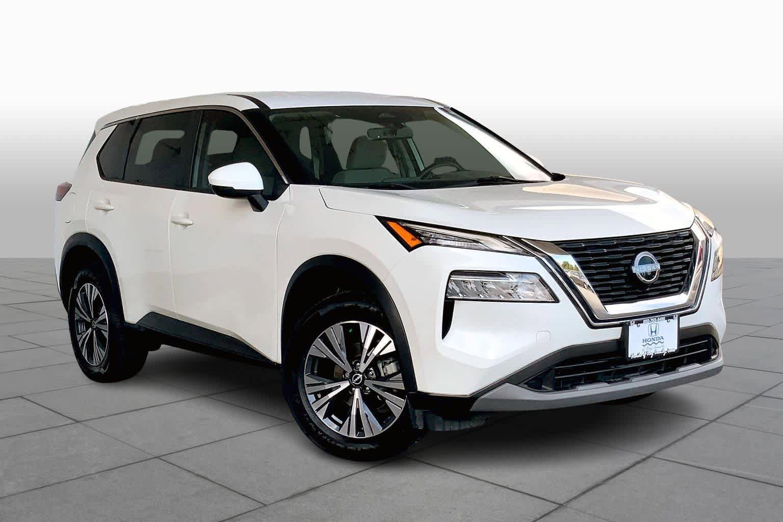Used 2022 Nissan Rogue SV FWD image 3