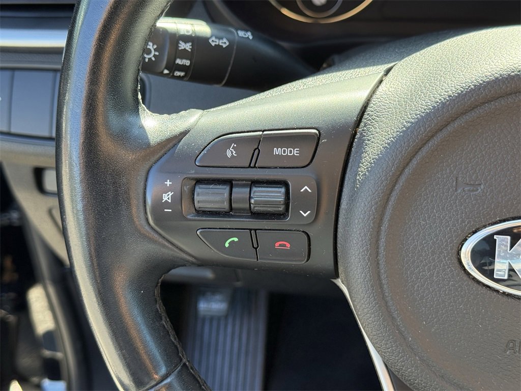 Used 2017 Kia Sorento LX w/ LX Convenience Package image 19