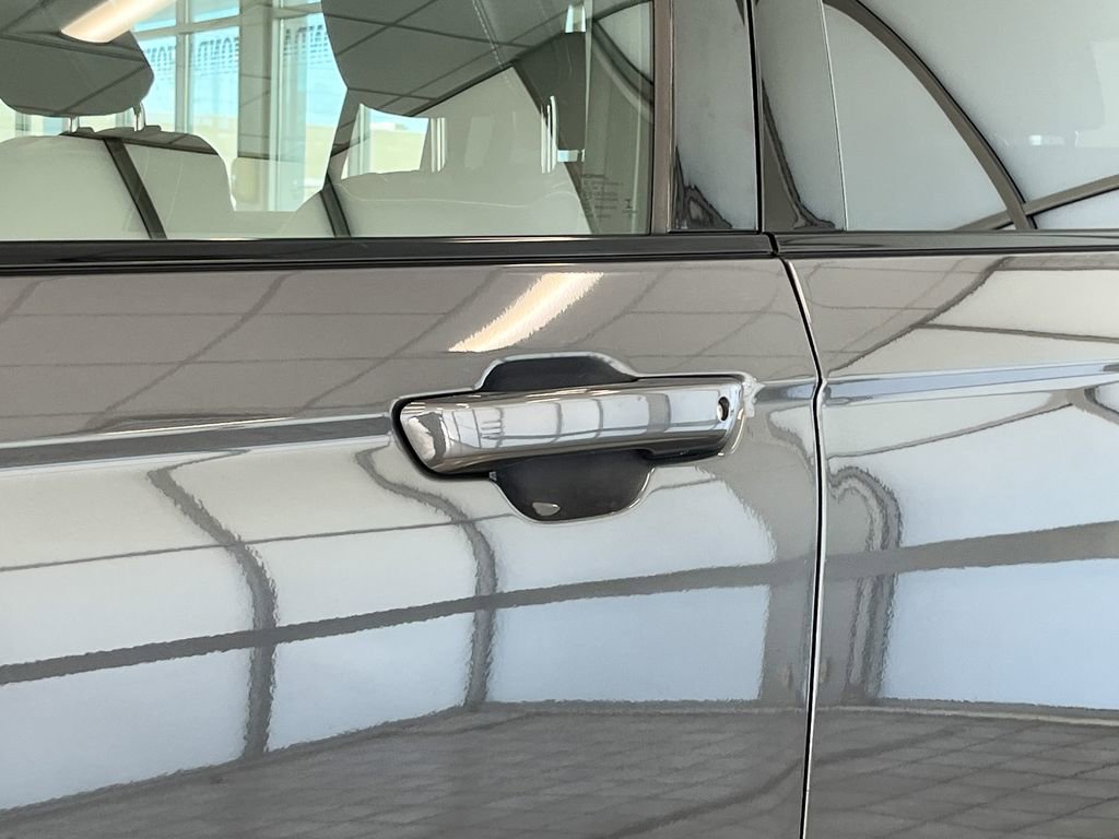 Used 2022 Jeep Grand Cherokee L Limited image 13