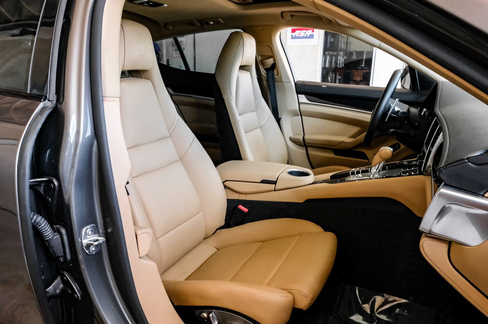 Used 2016 Porsche Panamera Edition w/ Premium Package Plus RWD image 35