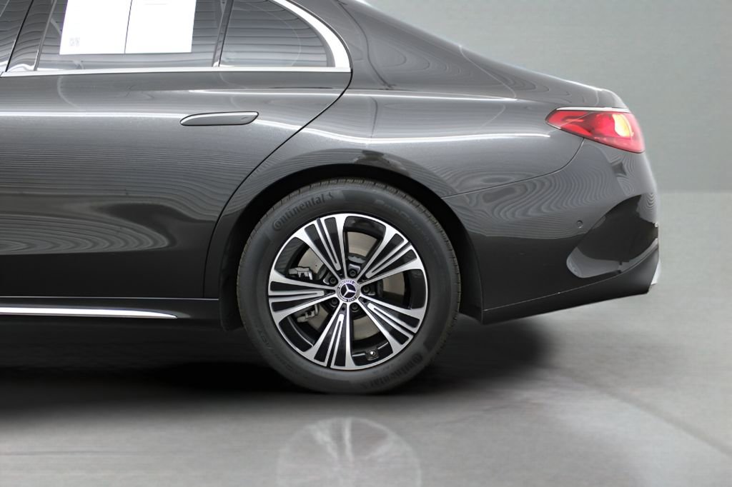 Used 2025 Mercedes-Benz E 450 4MATIC Sedan image 13