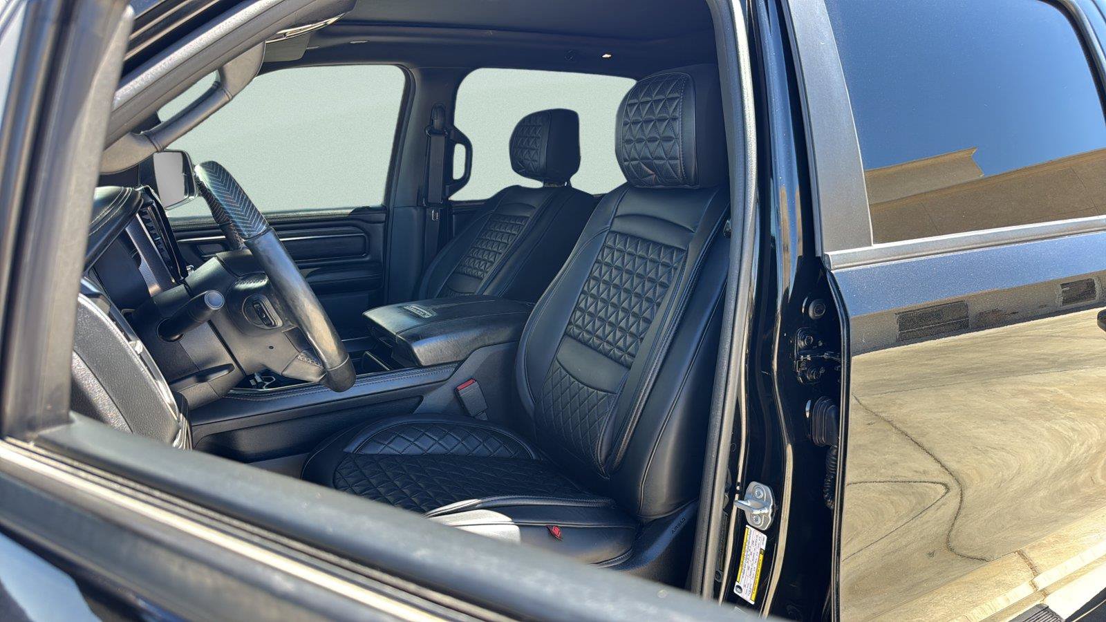 Used 2020 RAM 1500 Limited w/ Black Appearance Package AWD/4WD image 23
