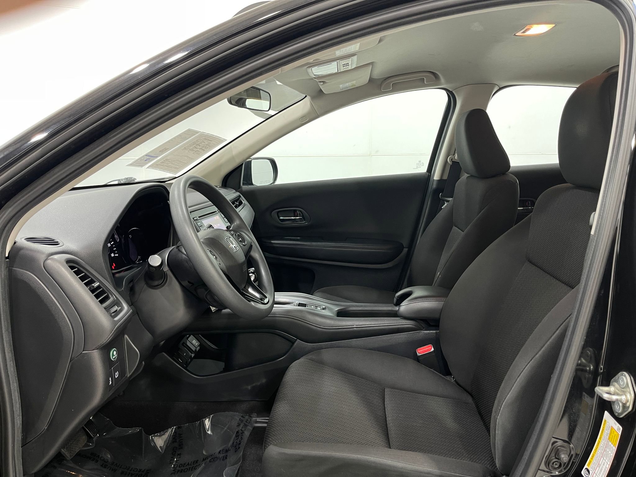 Used 2017 Honda HR-V LX image 11