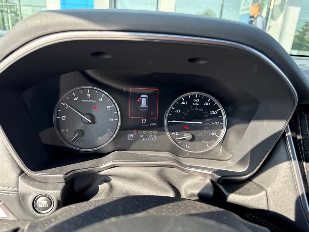 Used 2023 Subaru Outback Touring w/ Popular Package #2 AWD/4WD image 10