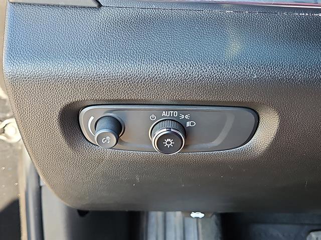 Used 2023 Chevrolet Traverse LT w/ LT Premium Package image 19