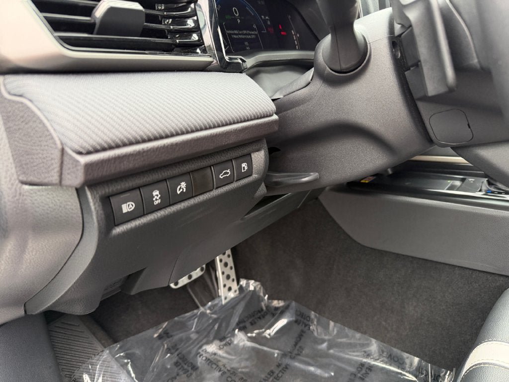 Used 2025 Toyota Camry SE FWD image 19