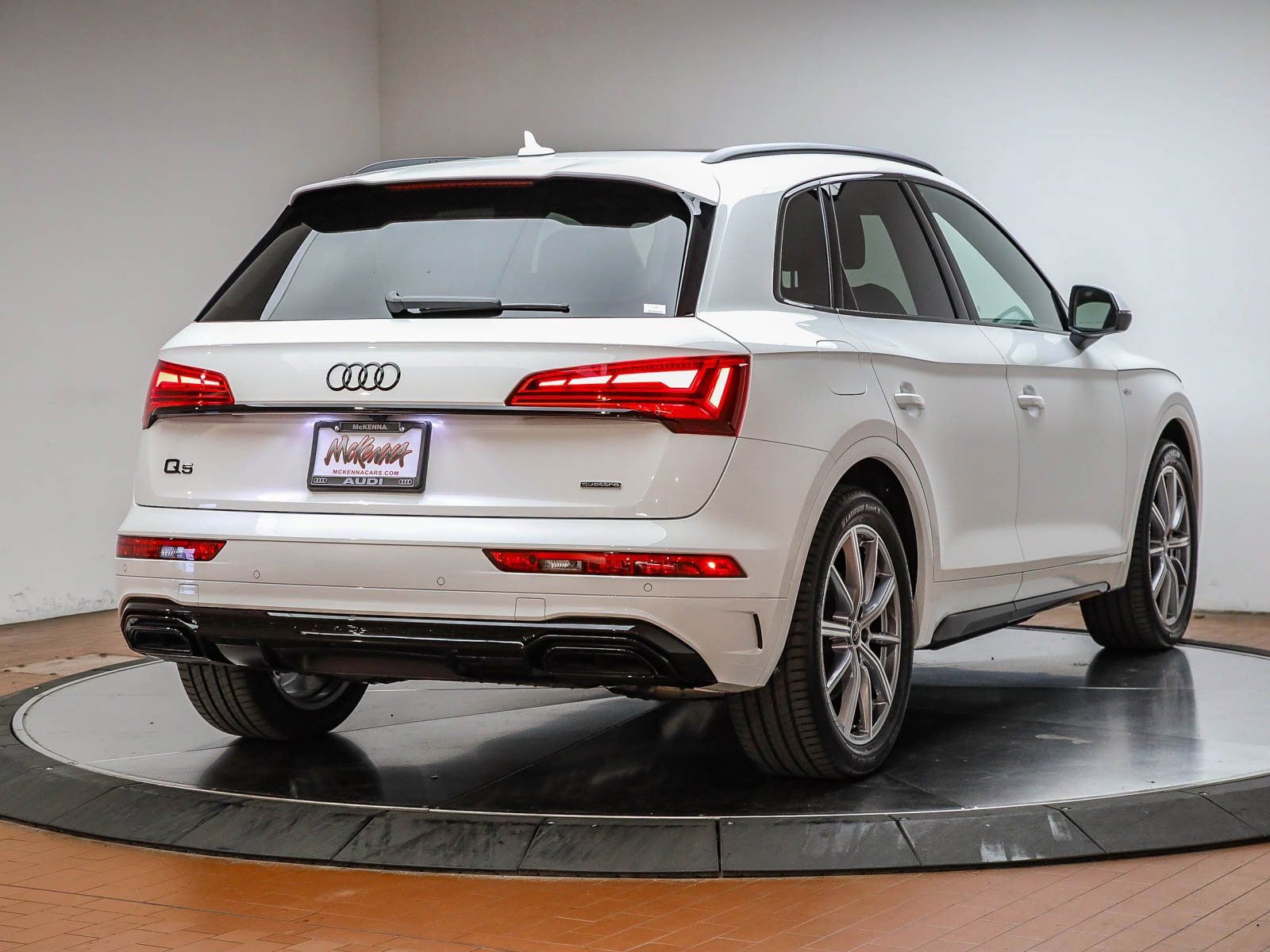 Used 2024 Audi Q5 e Premium Plus image 7