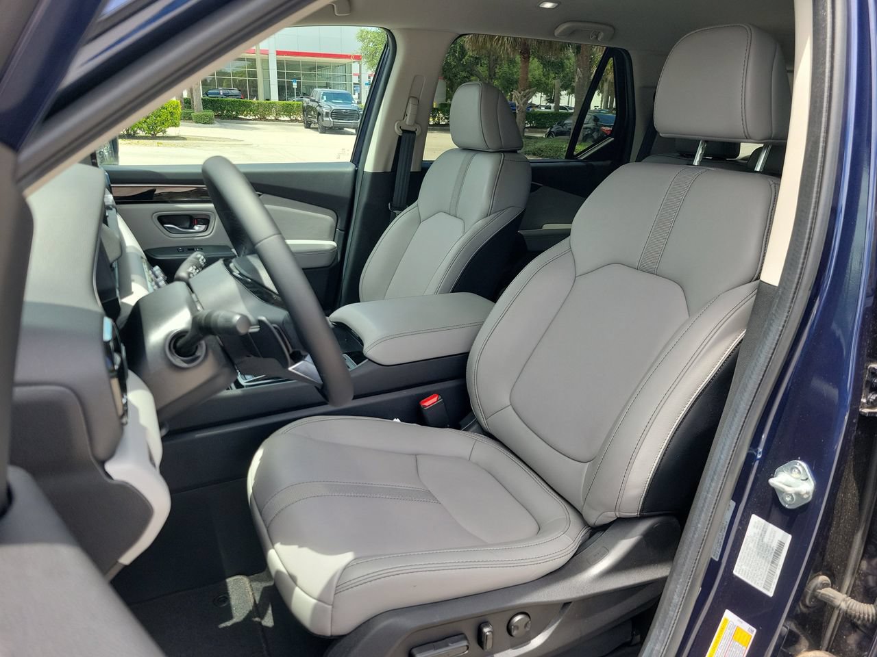 Used 2025 Honda Pilot EX-L image 16