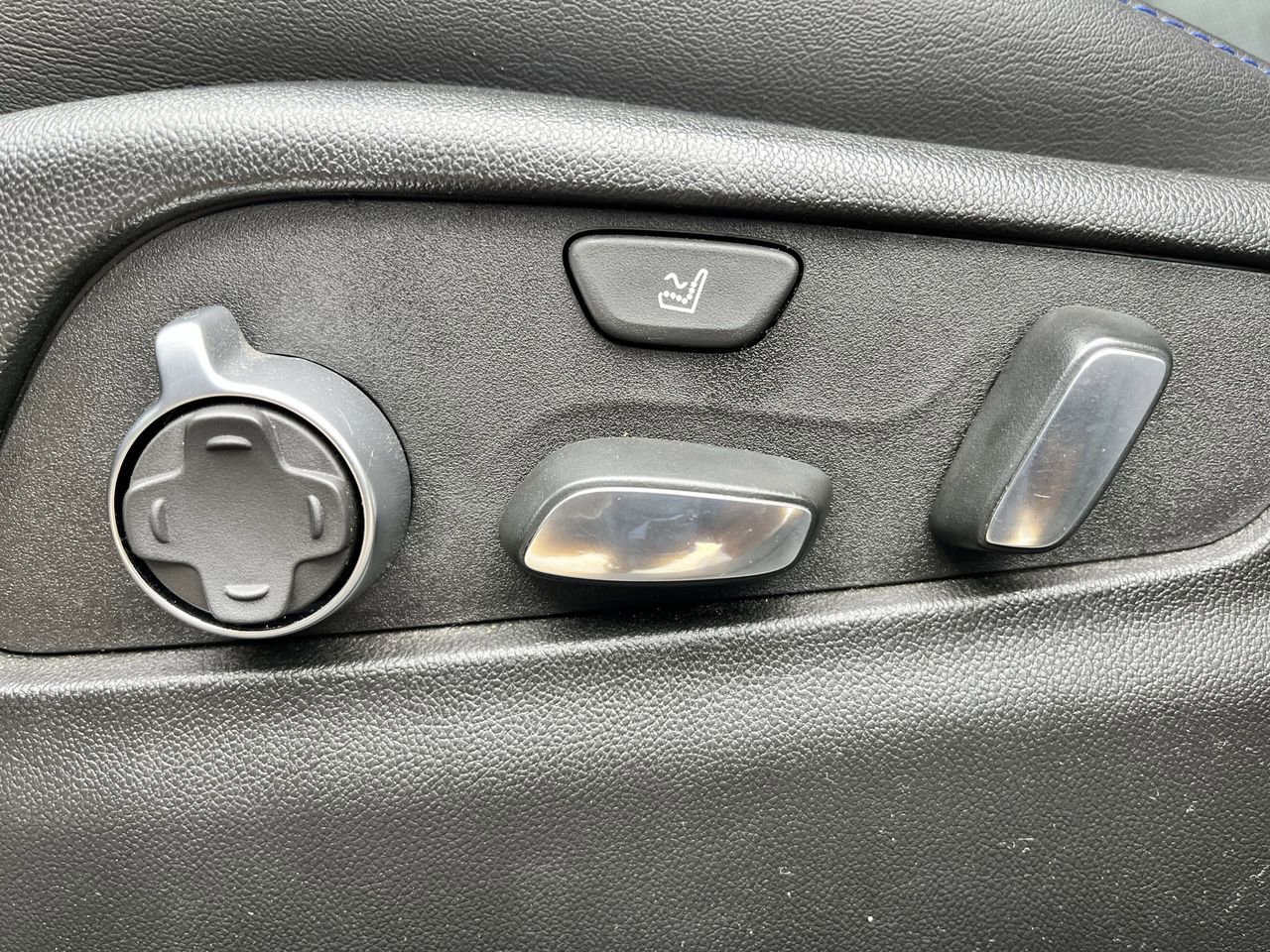 Used 2025 Cadillac XT4 Sport FWD image 24
