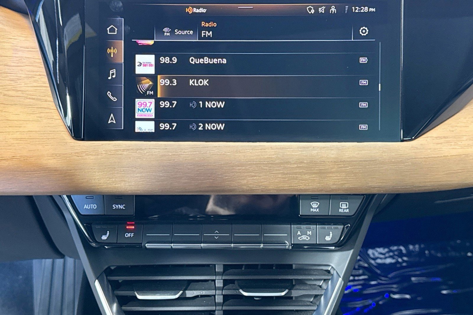 Used 2023 Audi e-tron GT Prestige w/ Prestige Package image 14